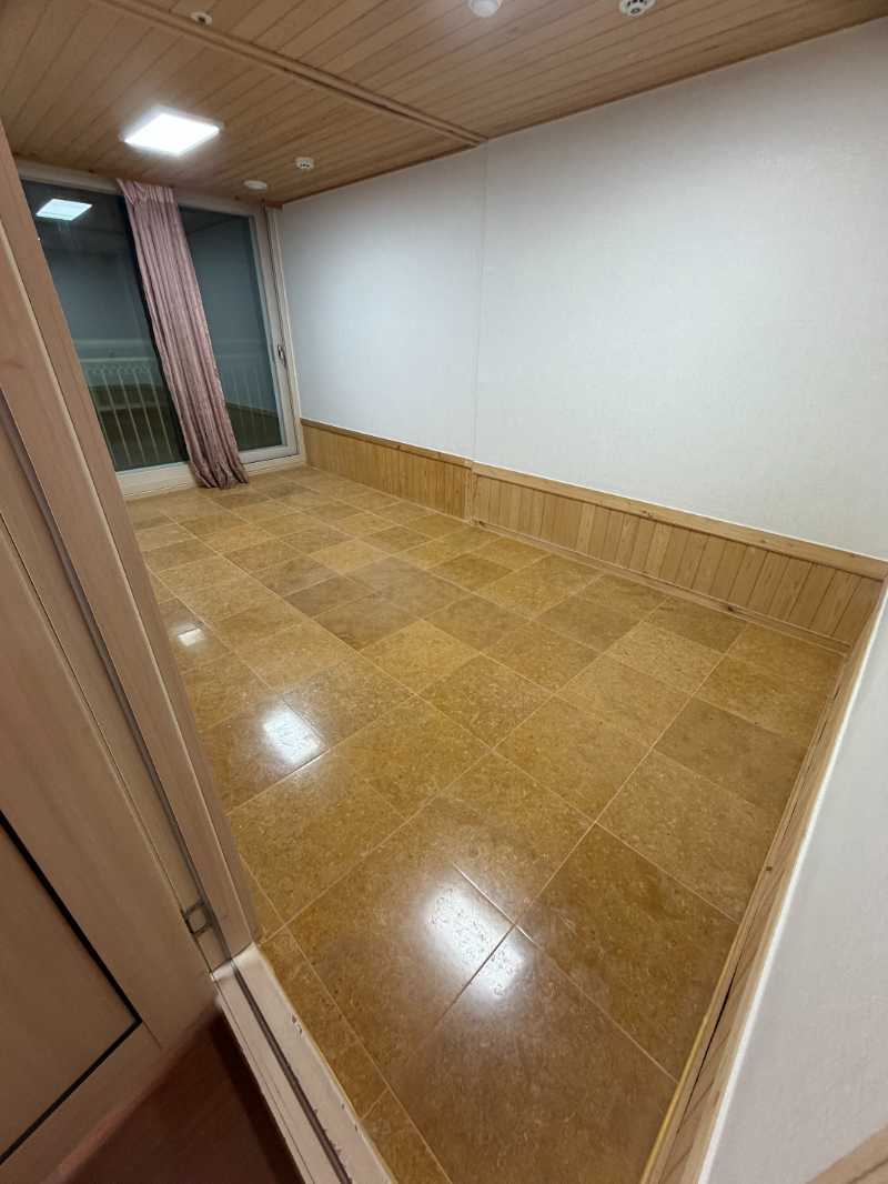 Move-Out Cleaning Completed — Coral 106 Building